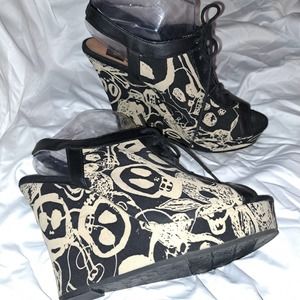 NEW NO BOX Women's BC Because I wear rose colored glasses wedges size 8.5